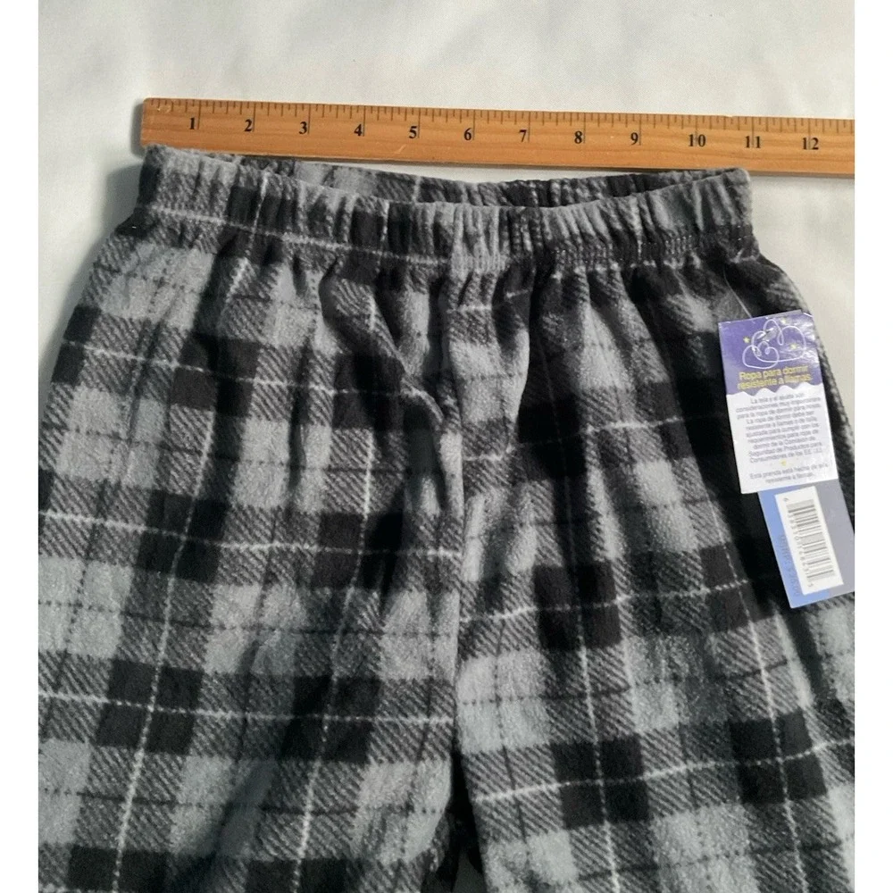 Mad Game pajama pants feature a gray and black plaid print Boys Size 8/10
